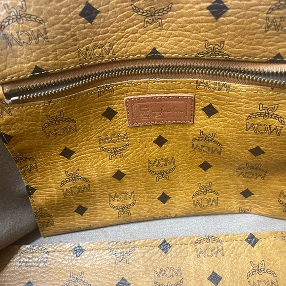 MCM CHAIN TOTE BAG - Picture 6 of 11